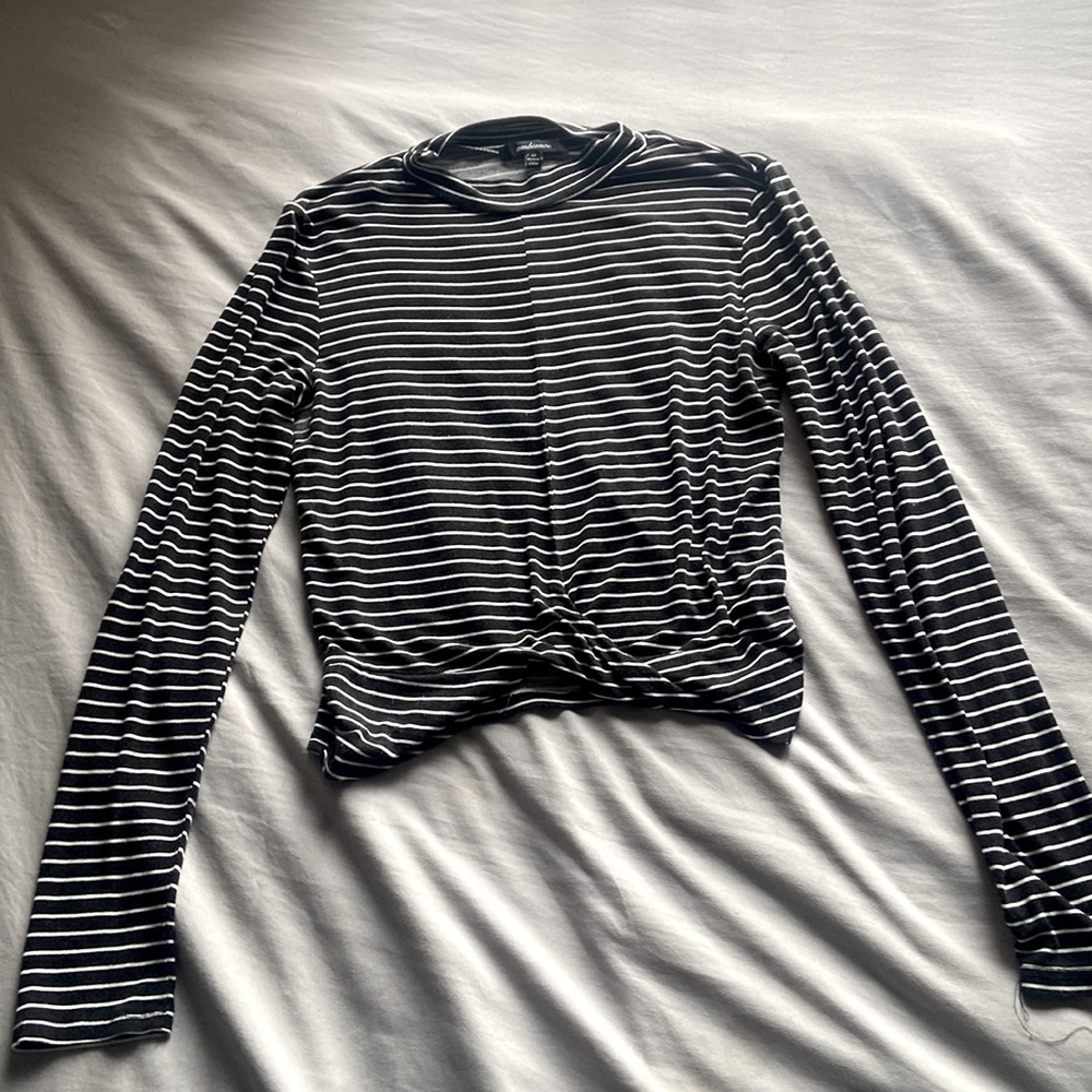 Selling a ambiance black and white dress shirt
